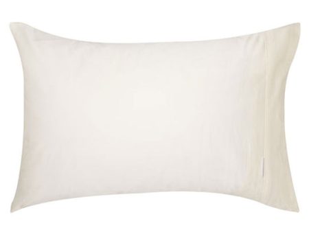 400TC Egyptian Cotton Sateen VANILLA Standard Pillowcase by Logan and Mason Platinum For Sale